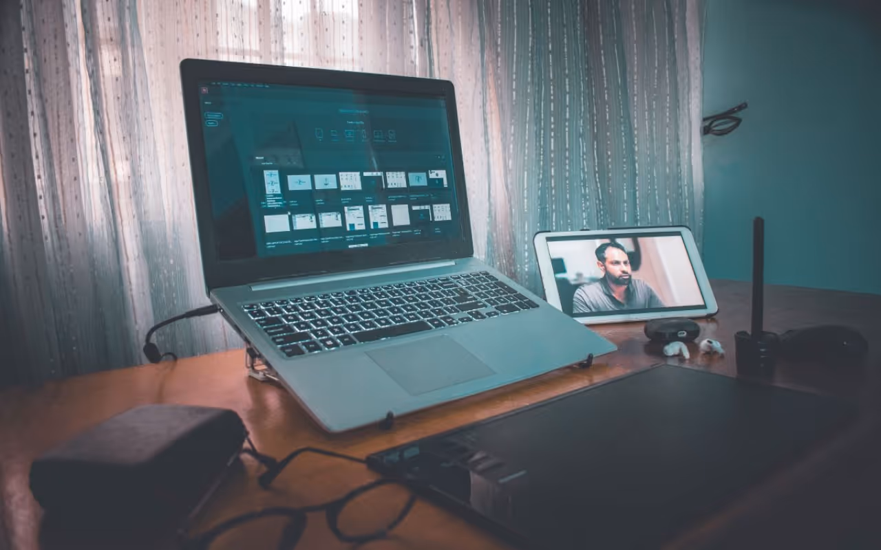 JotMe — 5 Best English to Cantonese Translators for Live Translations [Expert Review in 2026]